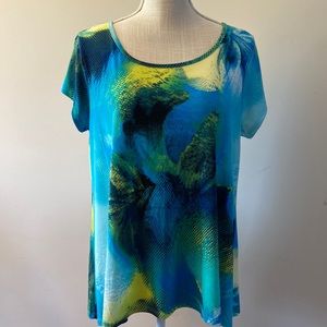Woman’s abstract floral high low top / blouse size L